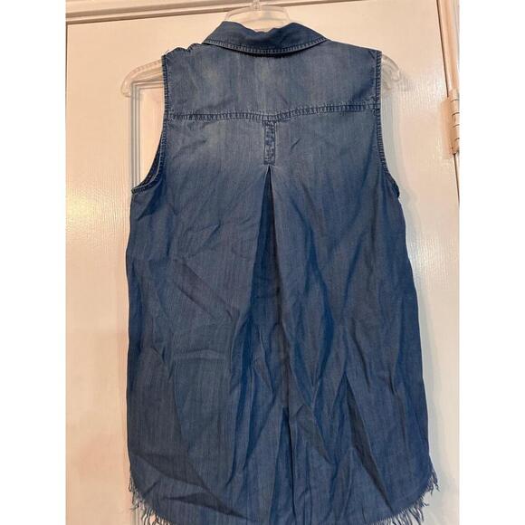Beach Lunch Lounge Womens S/M Blue Denim Sleeveless Frayed Hem Shirt - Picture 8 of 8